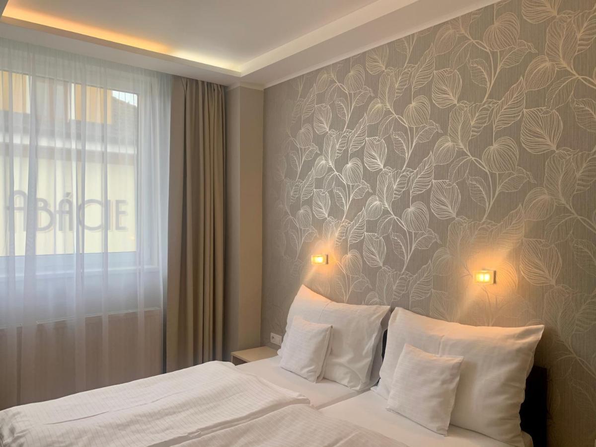 Hotel Abácie&Wellness Valašské Meziříčí Esterno foto