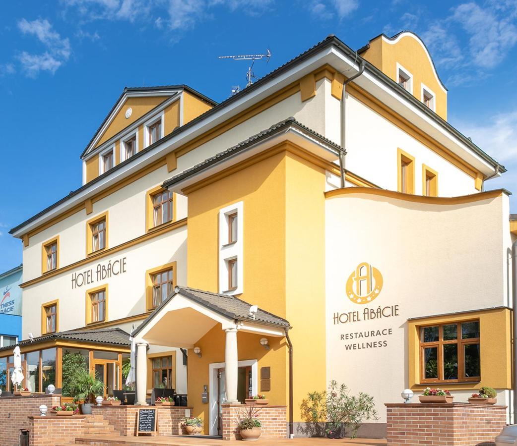 Hotel Abácie&Wellness Valašské Meziříčí Esterno foto