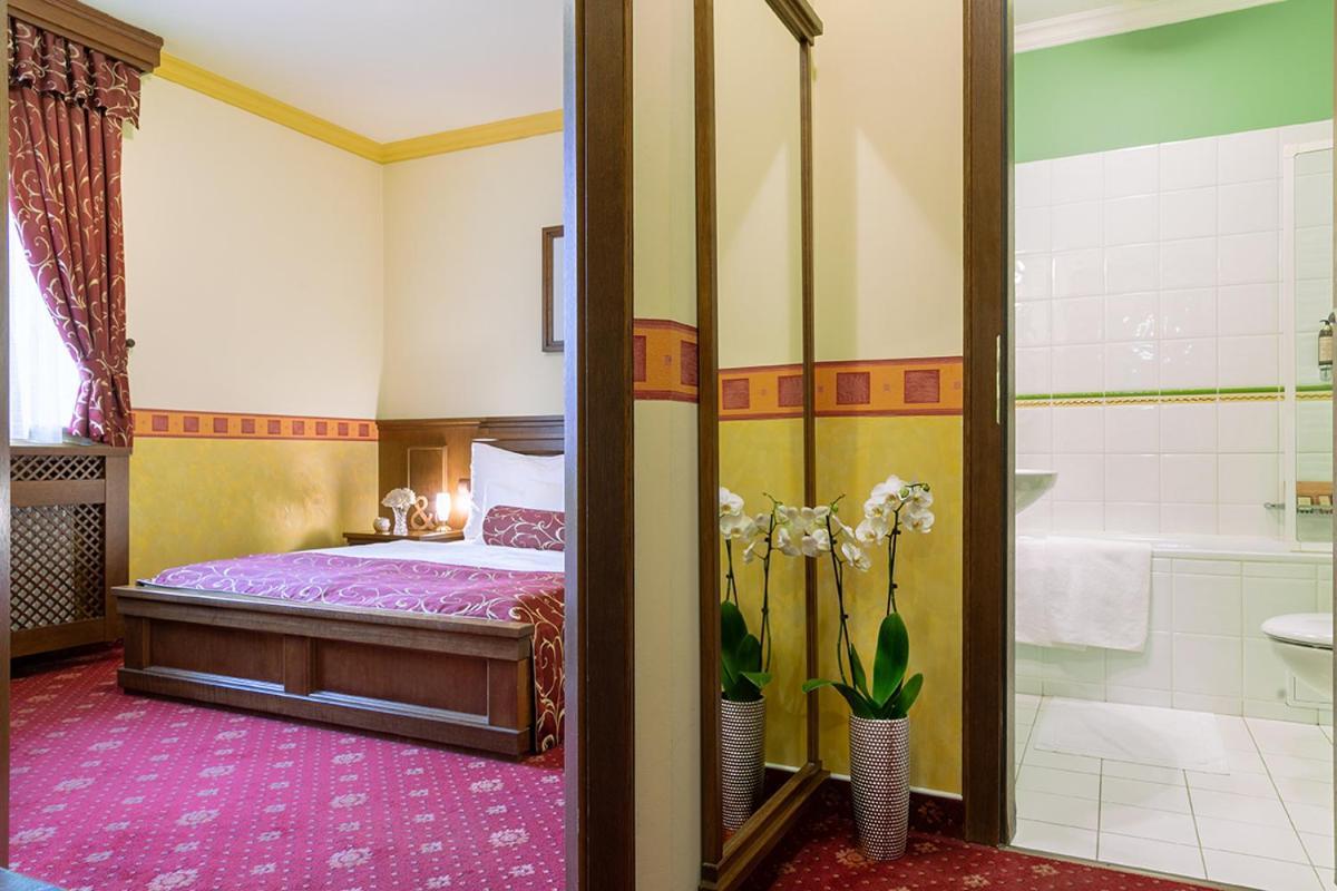 Hotel Abácie&Wellness Valašské Meziříčí Esterno foto