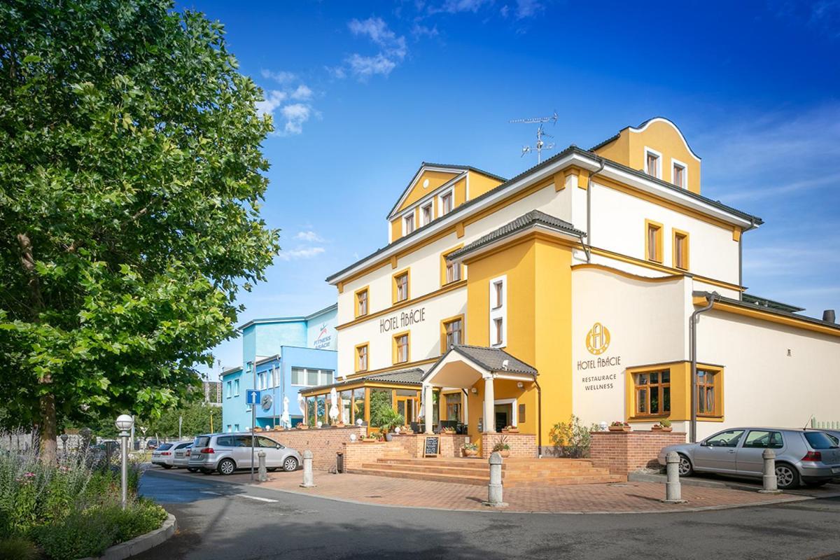 Hotel Abácie&Wellness Valašské Meziříčí Esterno foto