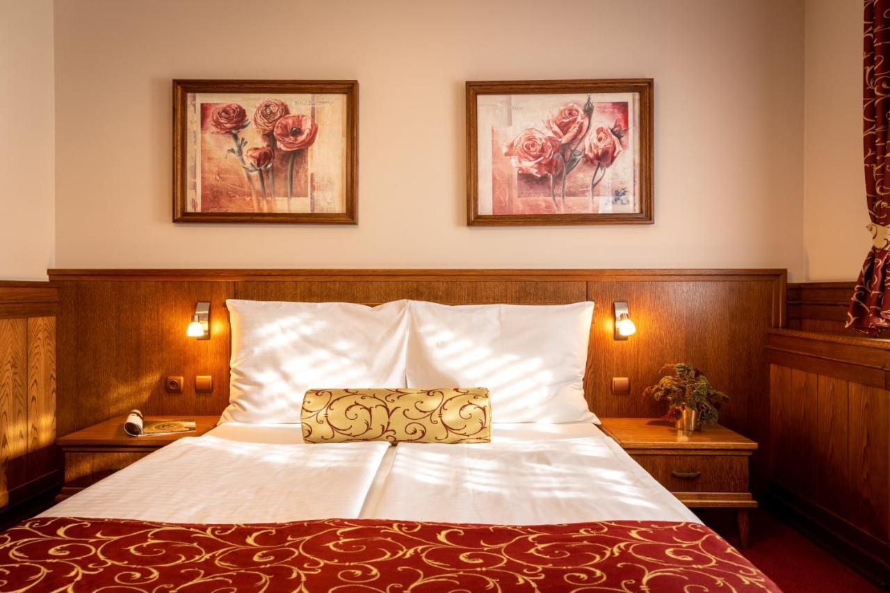 Hotel Abácie&Wellness Valašské Meziříčí Esterno foto