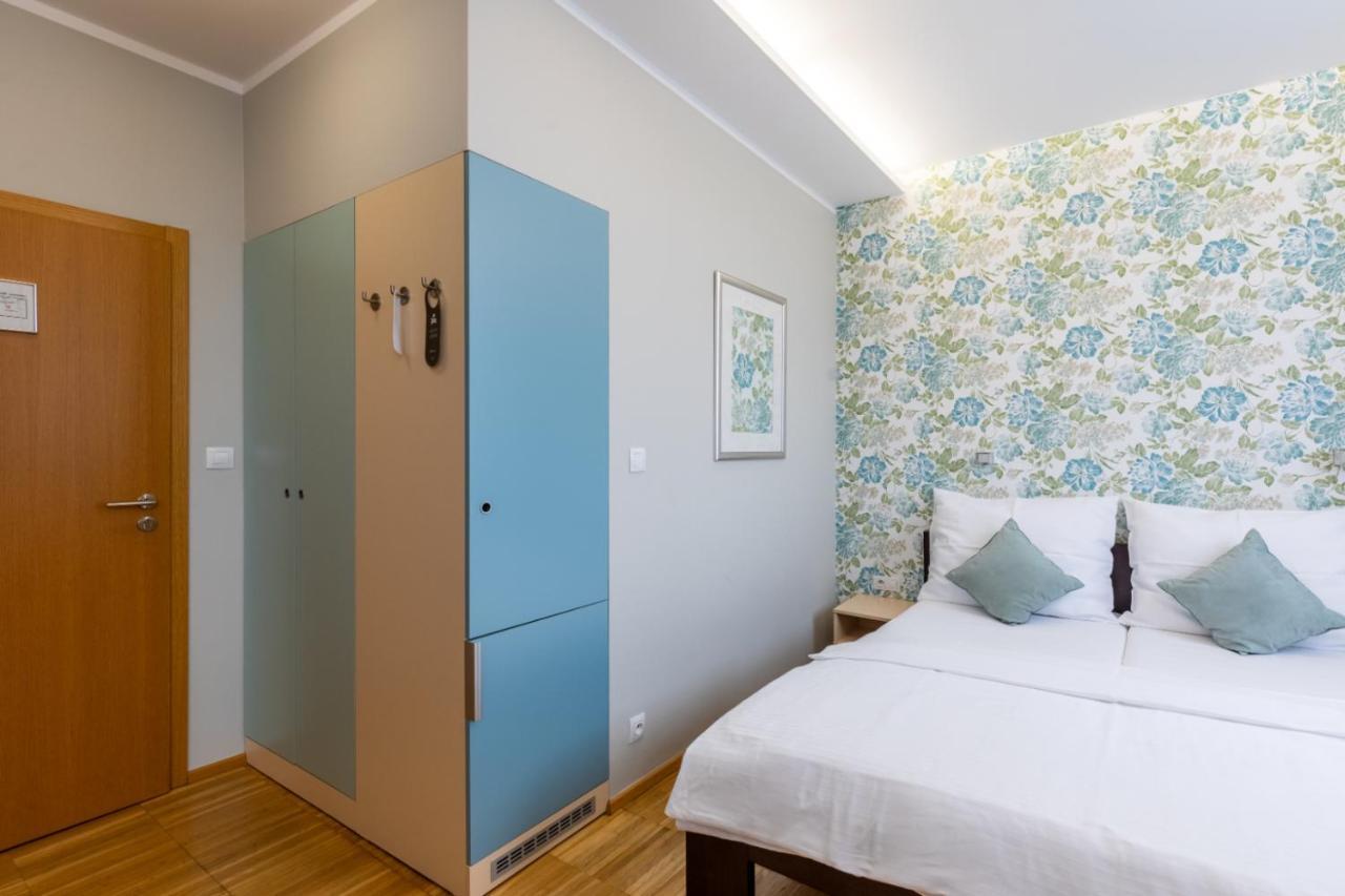 Hotel Abácie&Wellness Valašské Meziříčí Esterno foto