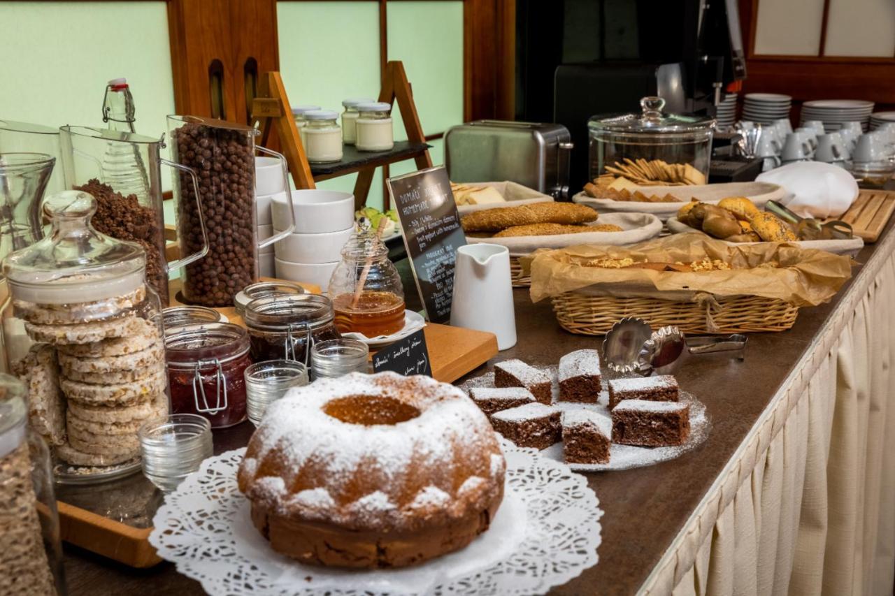 Hotel Abácie&Wellness Valašské Meziříčí Esterno foto