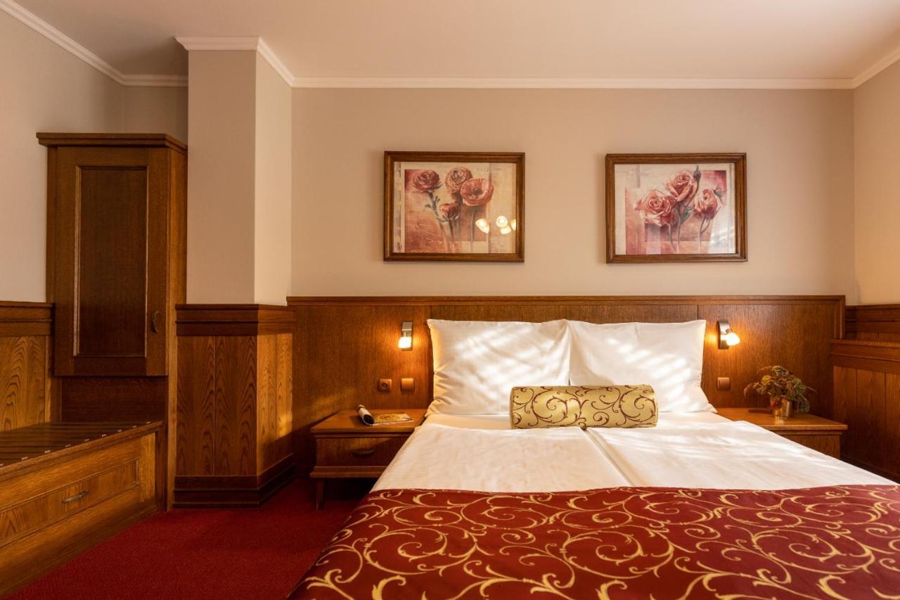 Hotel Abácie&Wellness Valašské Meziříčí Esterno foto