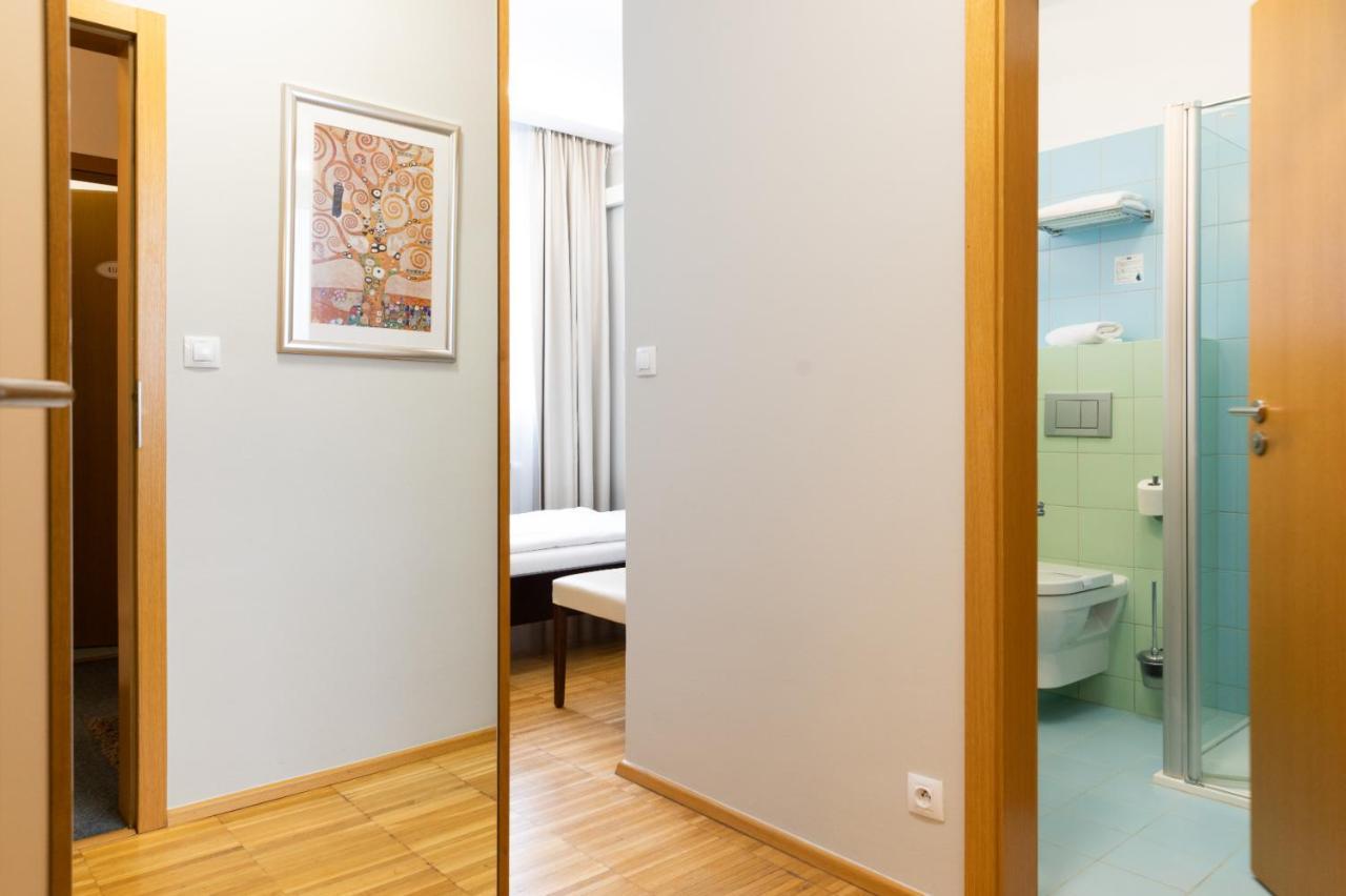 Hotel Abácie&Wellness Valašské Meziříčí Esterno foto