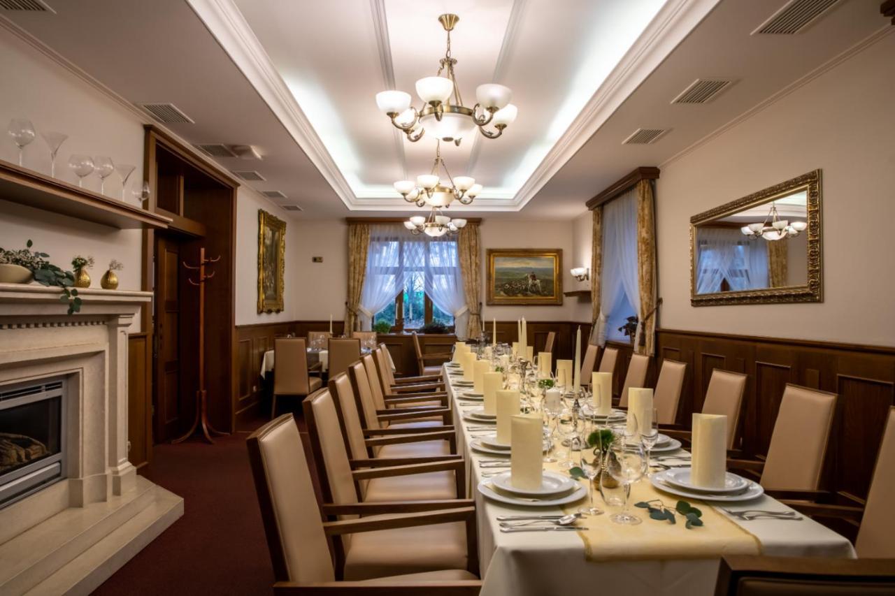 Hotel Abácie&Wellness Valašské Meziříčí Esterno foto