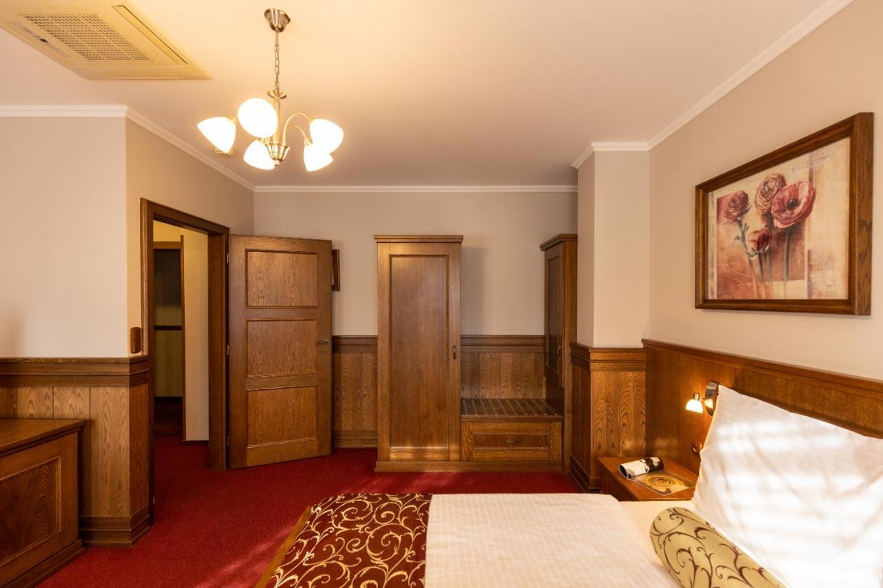 Hotel Abácie&Wellness Valašské Meziříčí Esterno foto