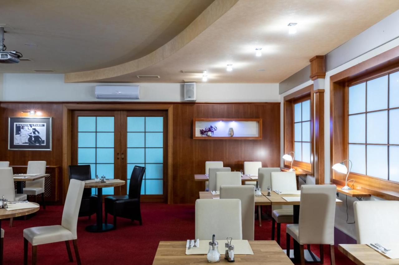 Hotel Abácie&Wellness Valašské Meziříčí Esterno foto