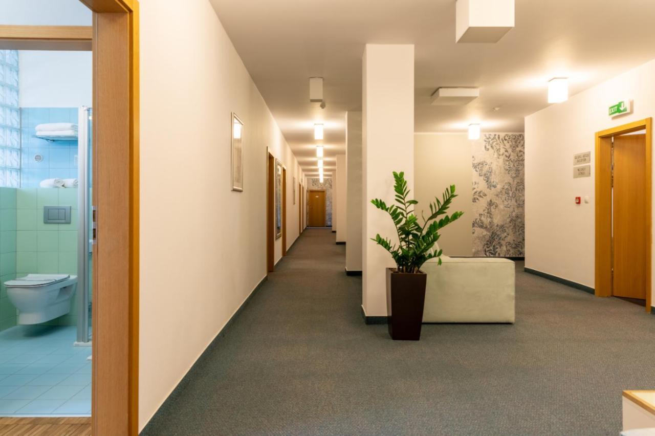 Hotel Abácie&Wellness Valašské Meziříčí Esterno foto