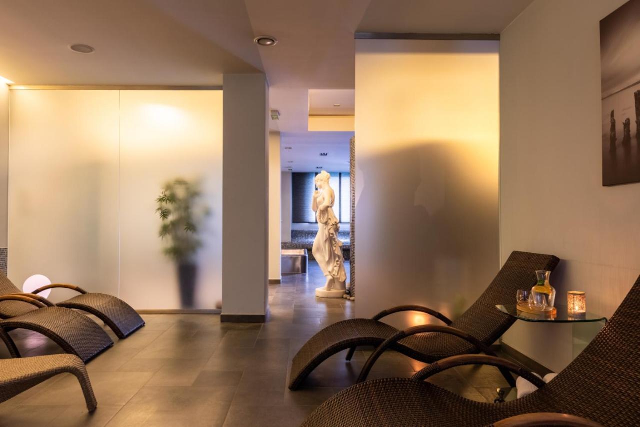 Hotel Abácie&Wellness Valašské Meziříčí Esterno foto