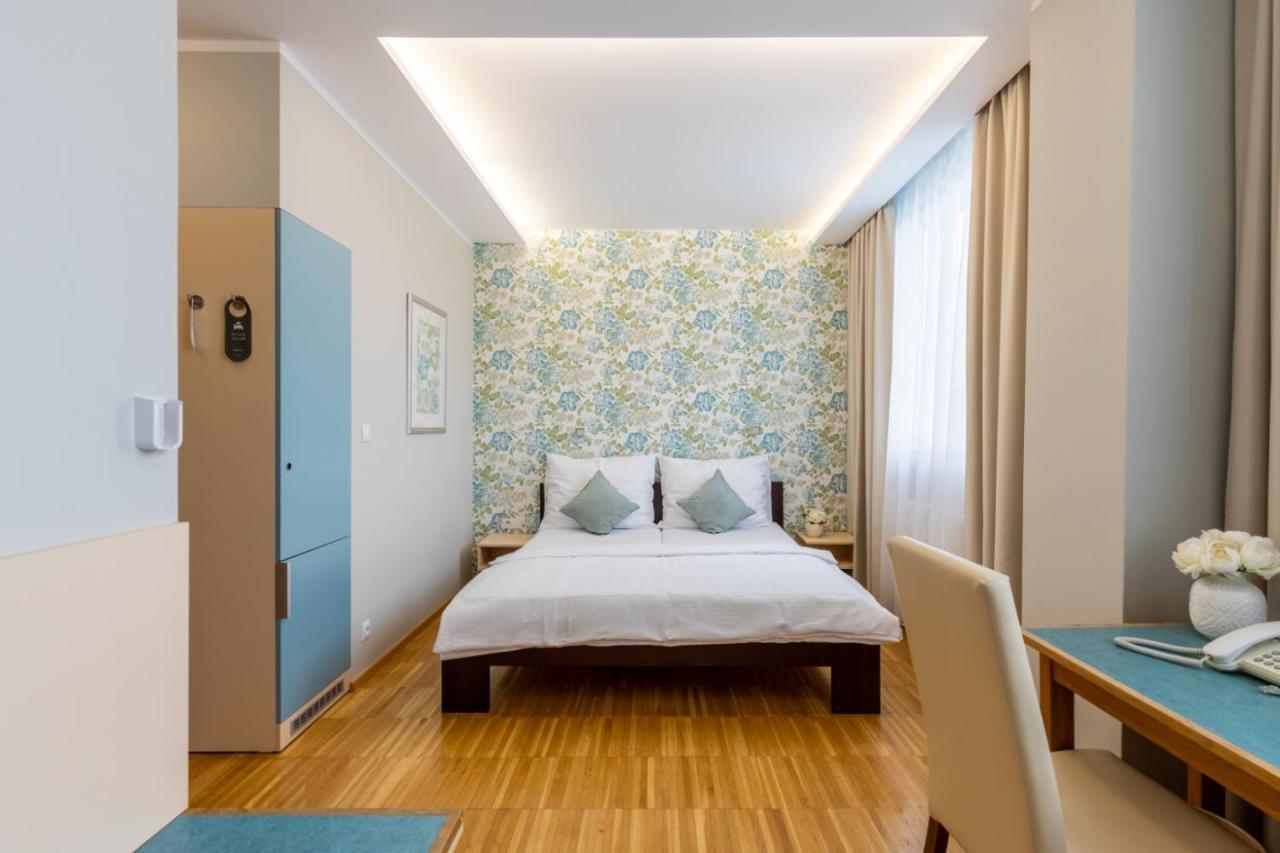 Hotel Abácie&Wellness Valašské Meziříčí Esterno foto