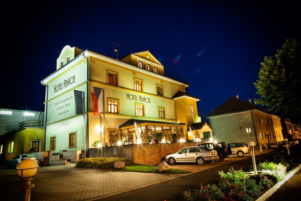 Hotel Abácie&Wellness Valašské Meziříčí Esterno foto